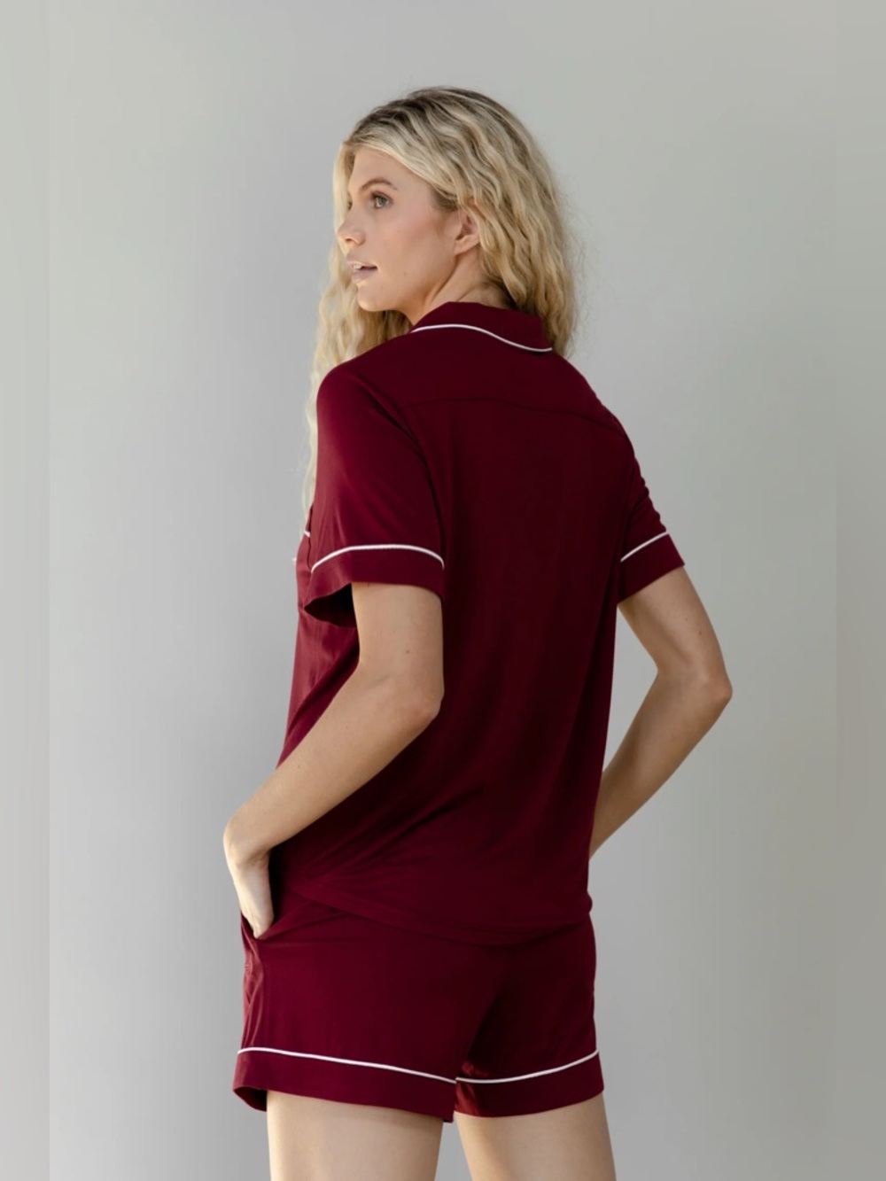 Brand new Cozy Earth pajama shorts in Pomegranate XS